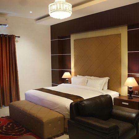 Singapore City Hotel Batu Bara Sungaibalai Экстерьер фото
