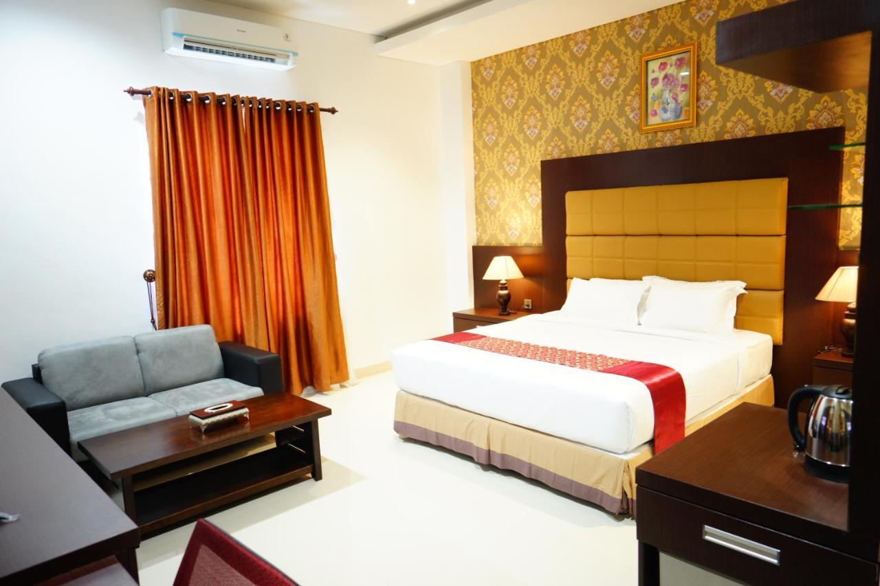 Singapore City Hotel Batu Bara Sungaibalai Экстерьер фото